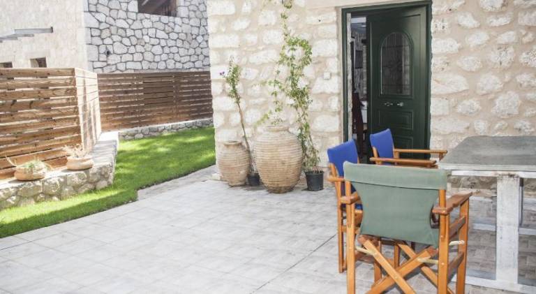 Fully equipped lovely villa with yard & grill | Dogs allowed in Lefkada