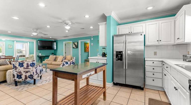 Vacation home with pool — photo 5