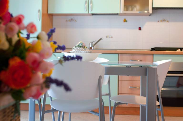Holiday apartment with terrace — photo 4