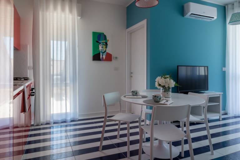 Rental apartment with BBQ & patio — photo 3