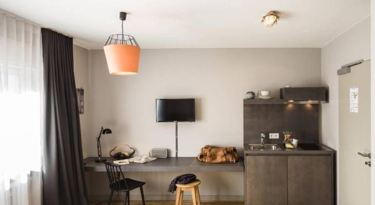 Charming serviced apartment with terrace & garden | Suitable for remote work | Pets are welcome — photo 4