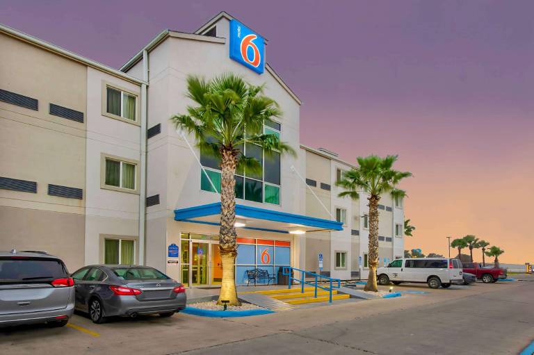 Motel 6 Eagle Pass, TX - Lakeside in Eagle Pass, TX
