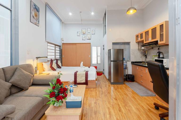 Apartment with jacuzzi & sauna | Near Notre-Dame Cathedral Basilica of Saigon | Suitable for remote work in Ho Chi Minh City