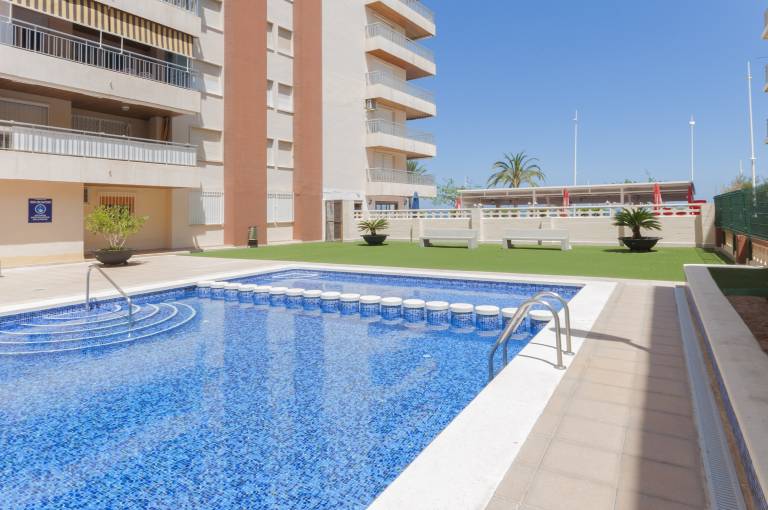 Family-oriented lovely apartment with terrace, yard & pool | Close to the beach | Pets allowed — photo 2