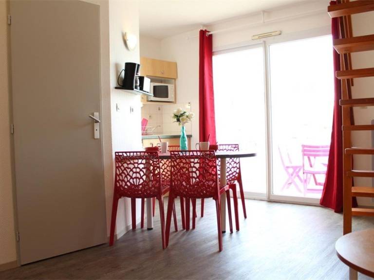 Pleasant studio with pool | Pet-friendly — photo 4
