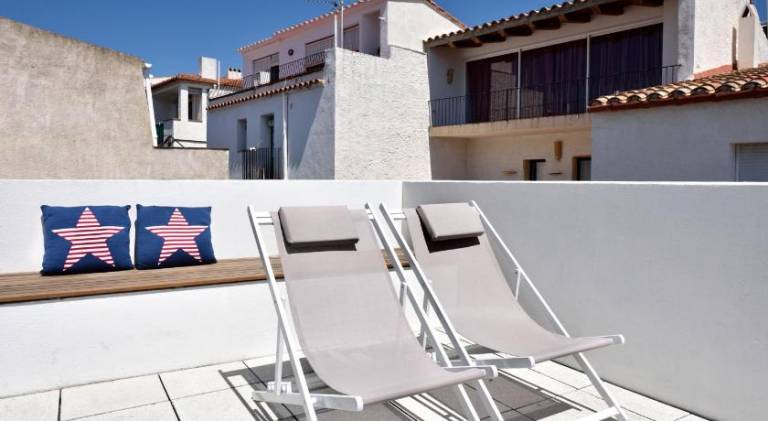 Vacation home | Beach nearby | Pets allowed — photo 4