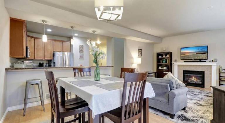 Vacation home | Perfect for remote work | Pets allowed in Anchorage, AK