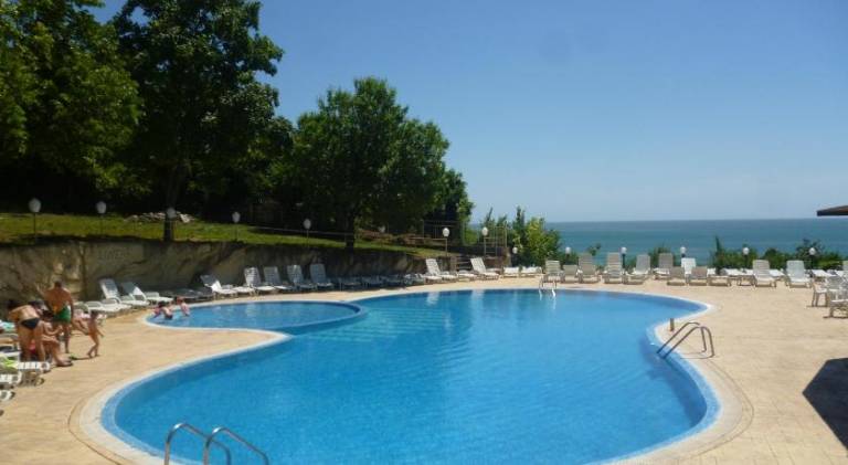 Ahilea Hotel - Free Pool Access — photo 3