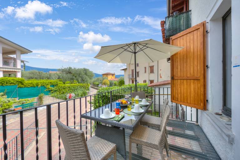 Holiday apartment with patio | Pets are welcome in Brescia
