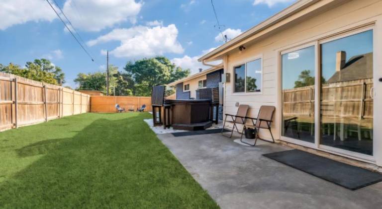 Vacation home with jacuzzi | Dogs allowed — photo 3