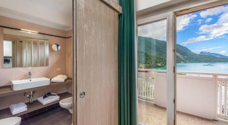 Hotel Londra Slow Living Molveno — photo 2