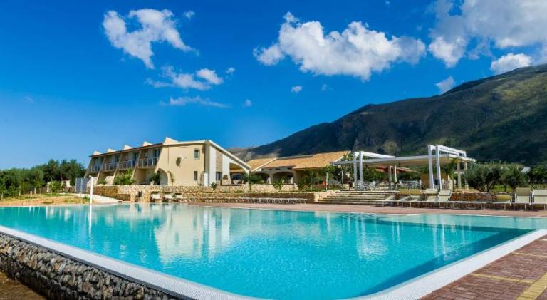 Apartment with pool in Castellammare del Golfo