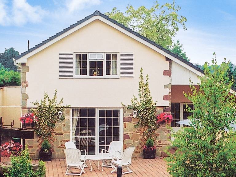 Cottage  Whitecroft