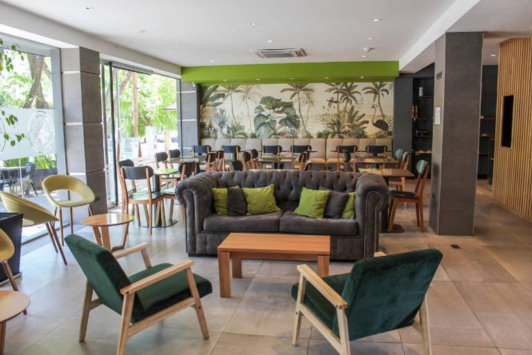 Charming serviced apartment with pool, barbeque & hot tub | Pet-friendly — photo 2