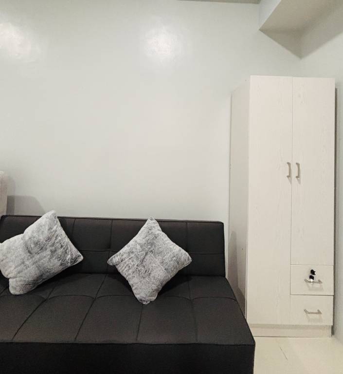 Simple & Stylish Retreat with Cozy Touches — photo 3