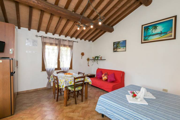 Farmhouse "Il Pino - Monolocale Lavanda" with Shared Pool, Private Terrace & Wi-Fi — photo 3