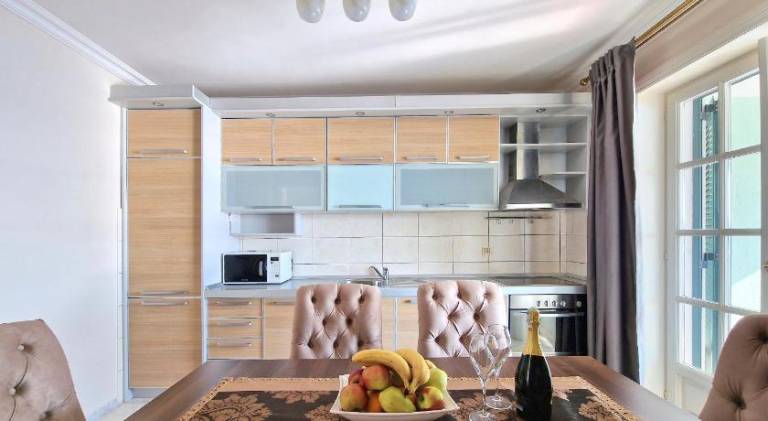 Montesan Luxury Apartments Beach Front — photo 4