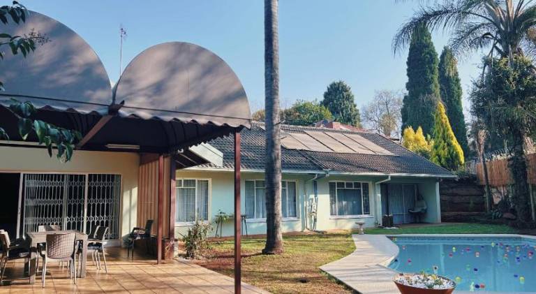 Vacation home with pool in Pretoria