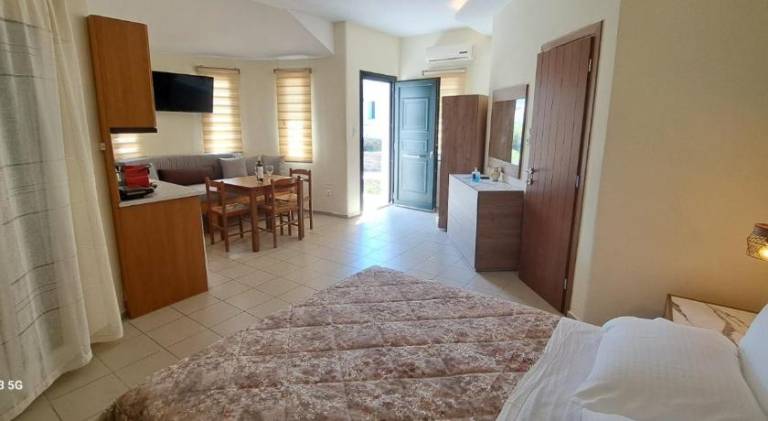Rental apartment with pool, garden & terrace | Pet-friendly — photo 2