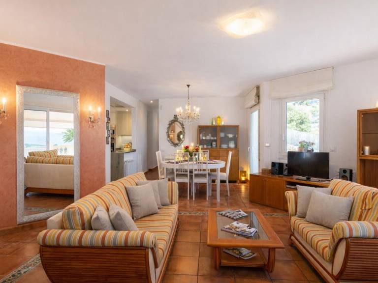 Villa with private pool, yard & BBQ — photo 3