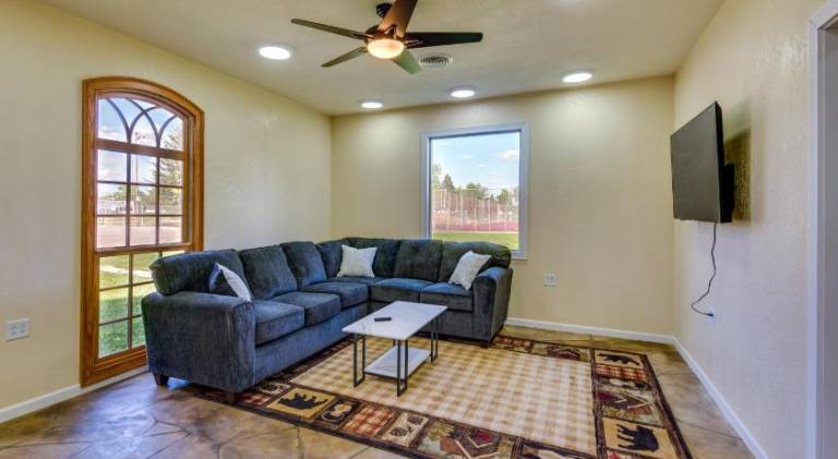 Rental apartment | Suitable for remote work in Newton, IA