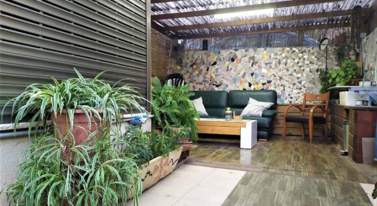 Rental apartment with barbeque, garden & pool in Haifa