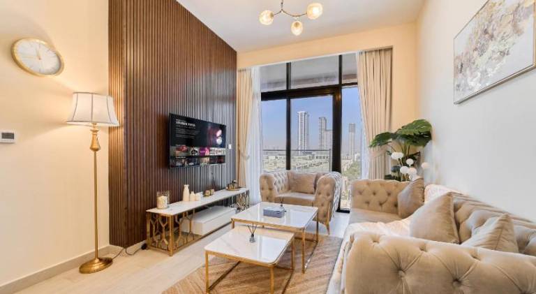 Apartment with private pool & terrace in Dubai