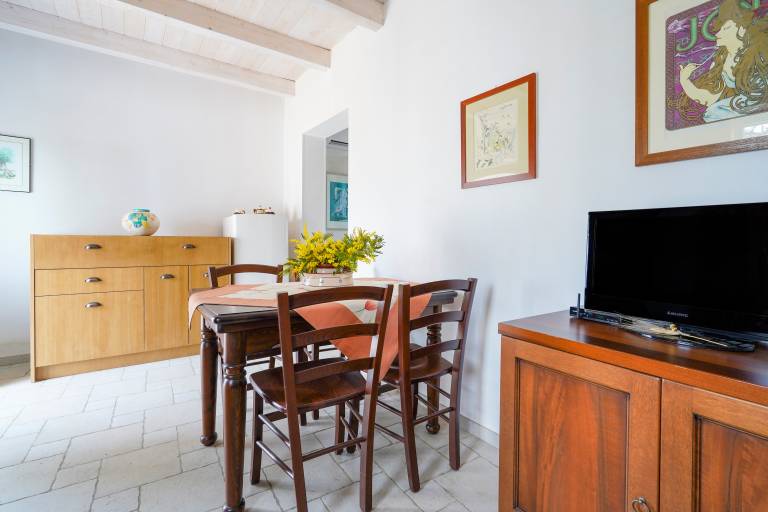 Family-friendly pleasant apartment with terrace, yard & BBQ | Garden view | Pets allowed — photo 4