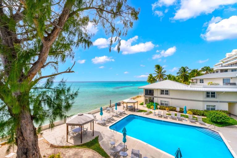 Front Row to Paradise 3 Bdr Oceanfront Condo