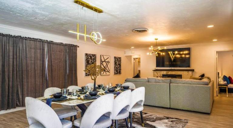 Ample villa with hot tub & pool | Pets are welcome — photo 2