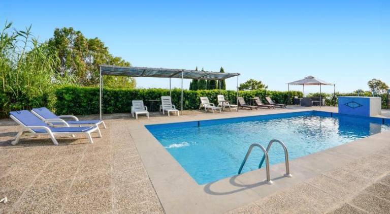Vacation home with pool | Pets are welcome in Palaia