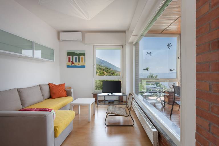 Holiday apartment with patio | Next to the beach | Pet-friendly — photo 3