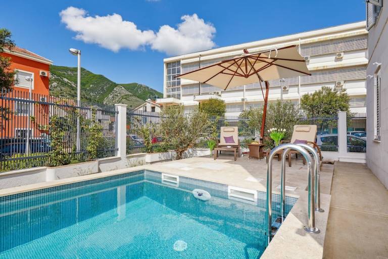 Aparthotel  Kotor