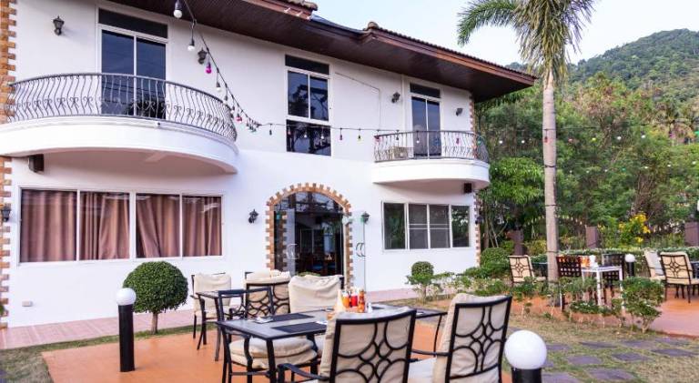 Bed & Breakfast  Kamala Beach