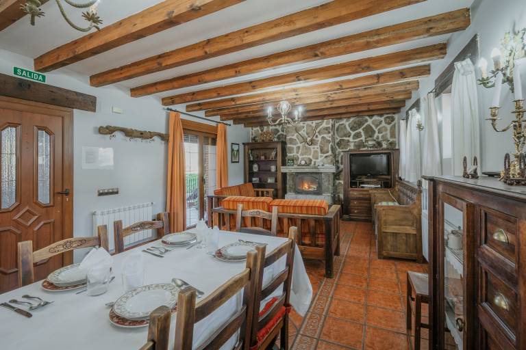 Family-friendly wonderful vacation home with barbeque, fast internet & private pool | Garden view | Dogs allowed — photo 5