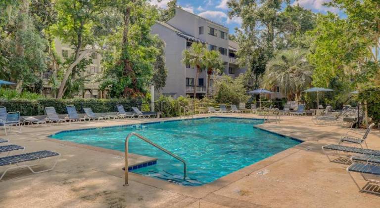 Holiday apartment with pool — photo 3