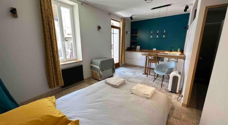 Charming holiday apartment with patio | Close to Notre-Dame de la Garde | Dogs allowed — photo 2