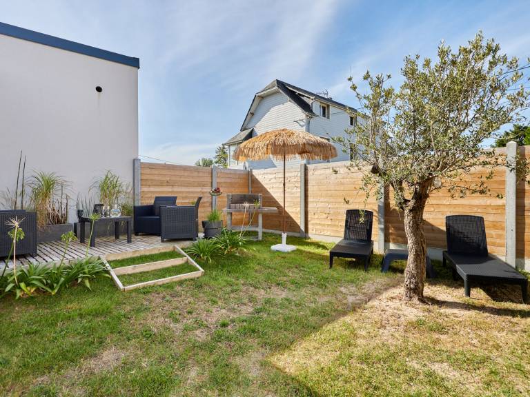 Fully equipped vacation home with terrace & garden | Next to the beach | Pets are welcome — photo 2