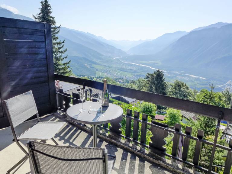 Fully equipped house with yard, terrace & barbecue | Mountain view | Pets are welcome — photo 5