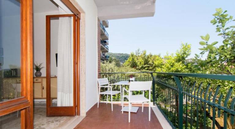 Apartment with 2 rooms for 5 persons — photo 3