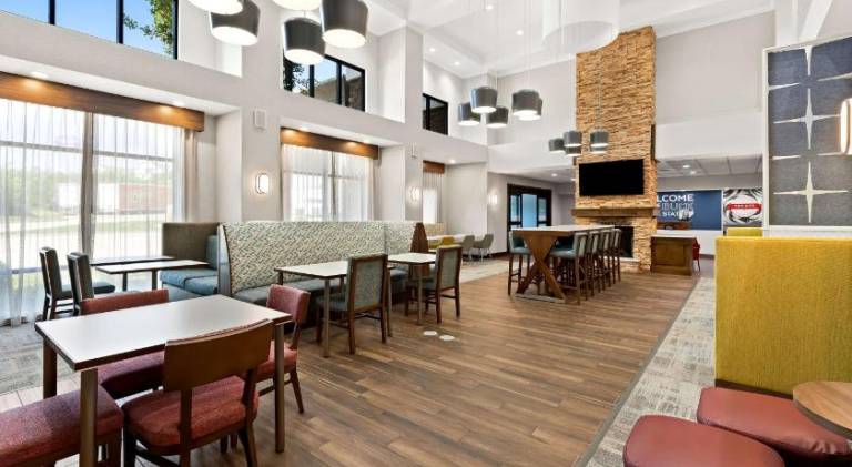 Hampton Inn & Suites Canton — photo 2