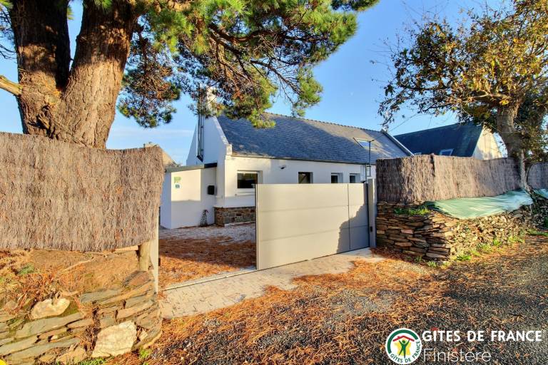 Gite with barbecue, yard & terrace — photo 4