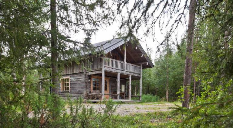 Beautiful chalet with patio, yard & BBQ | Pets are welcome in Kuusamo
