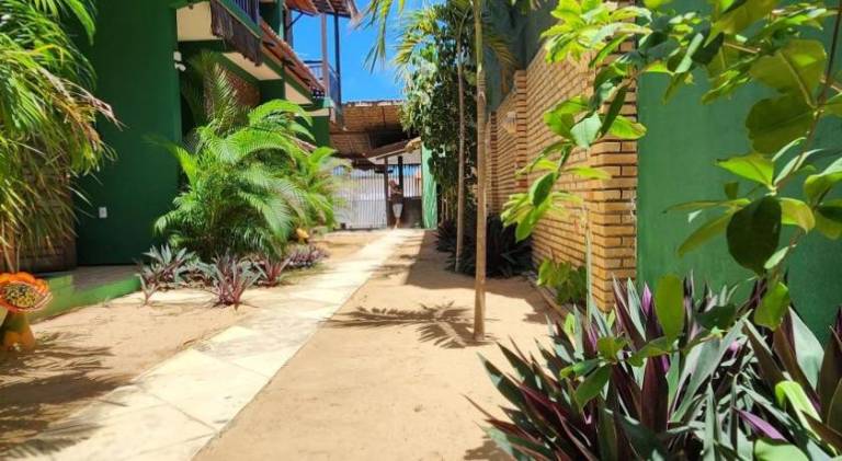 Serviced apartment with yard & terrace — photo 5