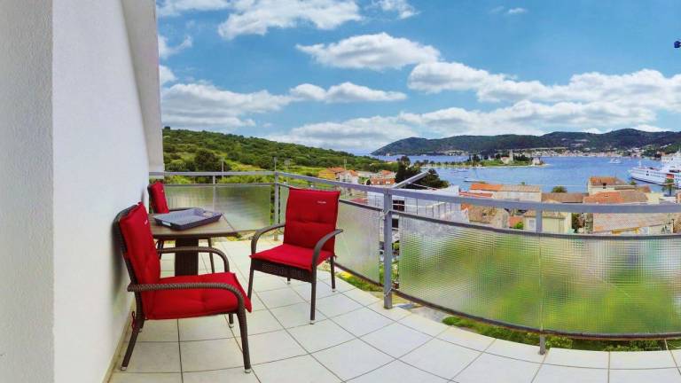 Apartma Vis