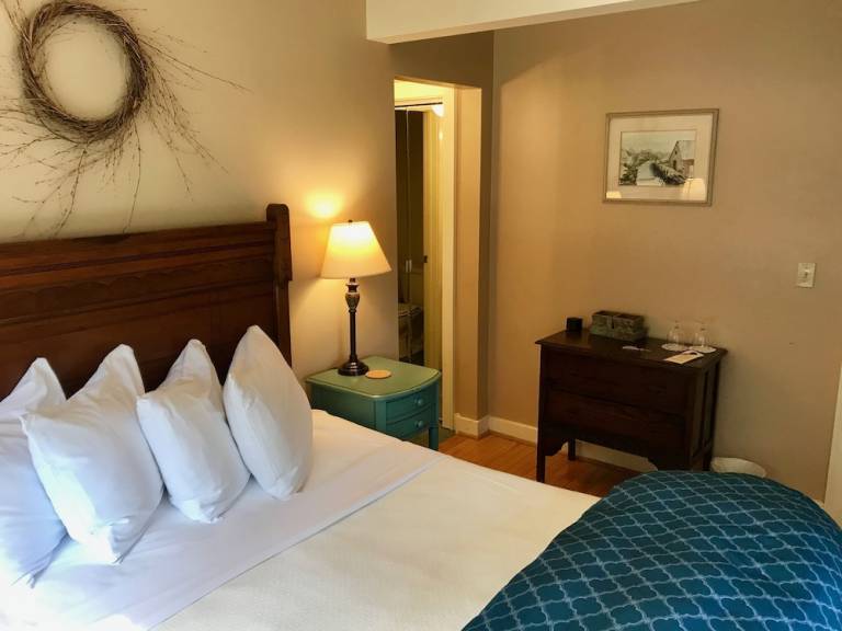 Bed and breakfast  South Duxbury