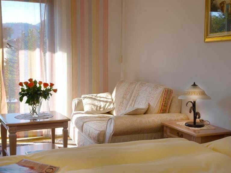 Villa | Beach nearby | Pets are welcome in Losone