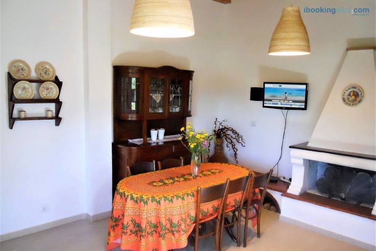 Family-oriented beautiful vacation home with grill & garden | Beach nearby | Pets allowed — photo 5
