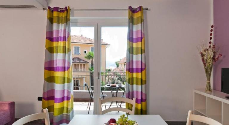 Charming serviced apartment with BBQ, patio & yard | Beach nearby | Dogs allowed — photo 2
