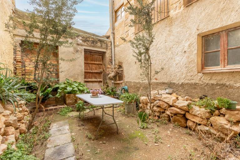 Rural House 'Casa Estel Miracle' with Private Terrace and Courtyard — photo 3